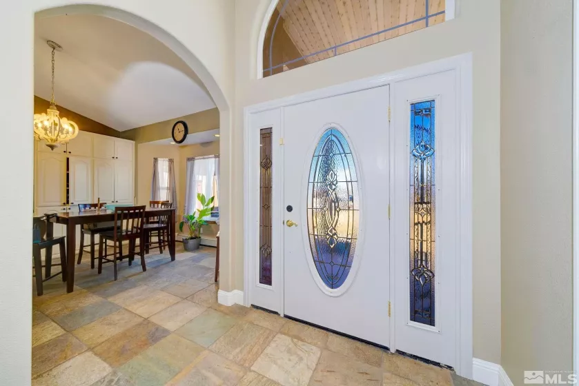 Entry/Foyer