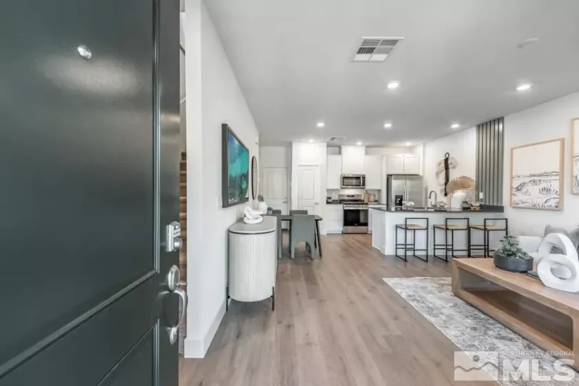 Entry/Foyer