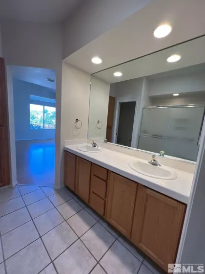 3623 Skyline, Reno, Nevada 89509, 2 Bedrooms Bedrooms, ,3 BathroomsBathrooms,Residential,Residential,Skyline,250001781