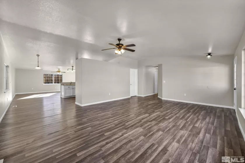 1381 Spooner, Carson City, Nevada 89706, 3 Bedrooms Bedrooms, ,2 BathroomsBathrooms,Residential,Residential,Spooner,240014954