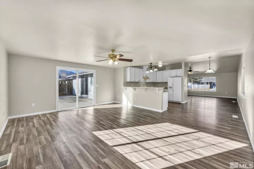 1381 Spooner, Carson City, Nevada 89706, 3 Bedrooms Bedrooms, ,2 BathroomsBathrooms,Residential,Residential,Spooner,240014954