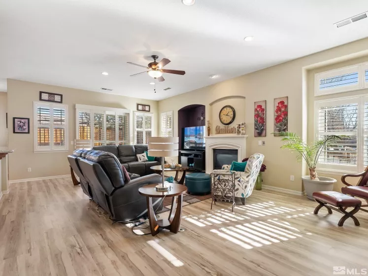6648 Equation, Sparks, Nevada 89436, 3 Bedrooms Bedrooms, ,2 BathroomsBathrooms,Residential,Residential,Equation,250000958