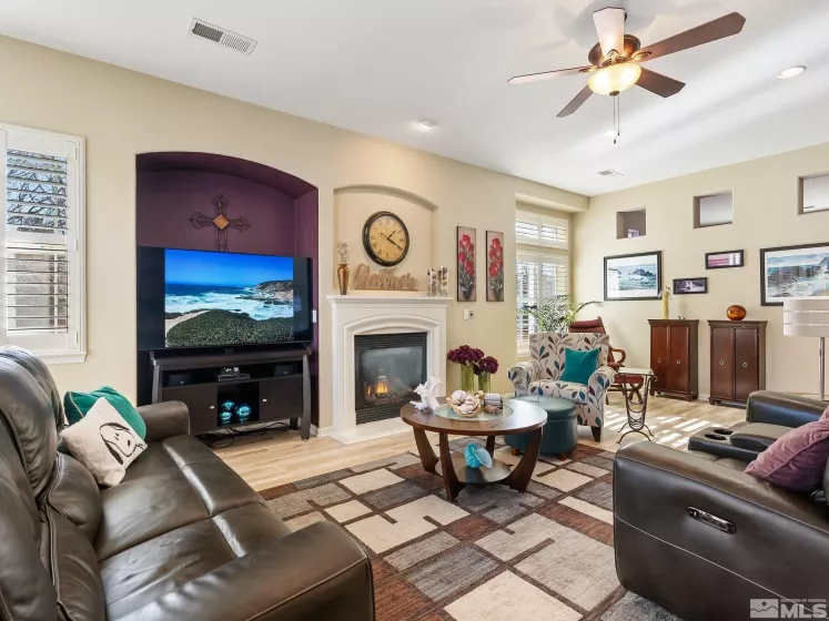 6648 Equation, Sparks, Nevada 89436, 3 Bedrooms Bedrooms, ,2 BathroomsBathrooms,Residential,Residential,Equation,250000958
