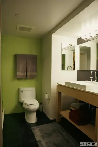 255 Sierra, Reno, Nevada 89501, 1 Bedroom Bedrooms, ,1 BathroomBathrooms,Residential,Residential,Sierra,250005384