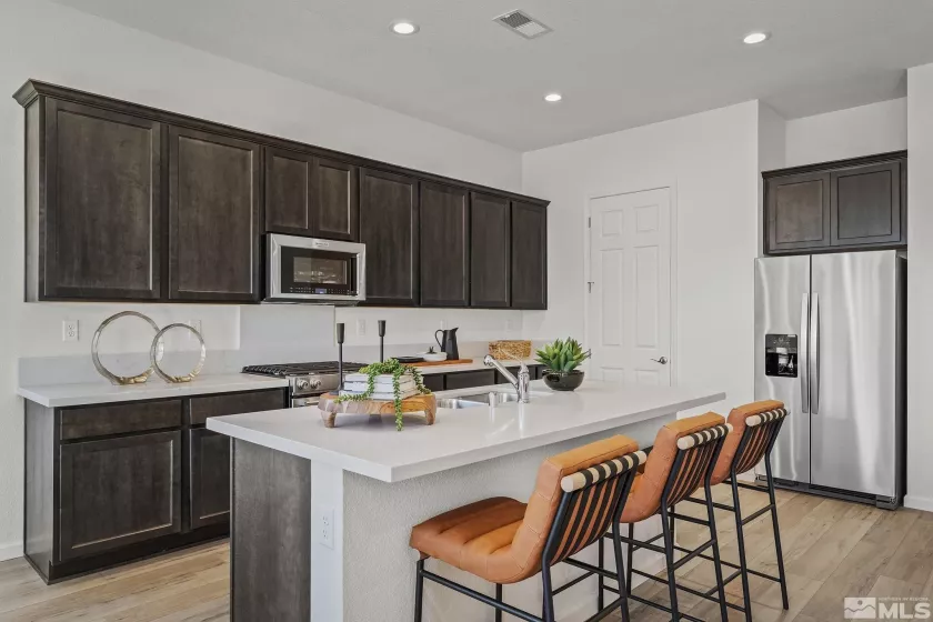7337 Oakmont, Sparks, Nevada 89436, 2 Bedrooms Bedrooms, ,2 BathroomsBathrooms,Residential,Residential,Oakmont,240014945