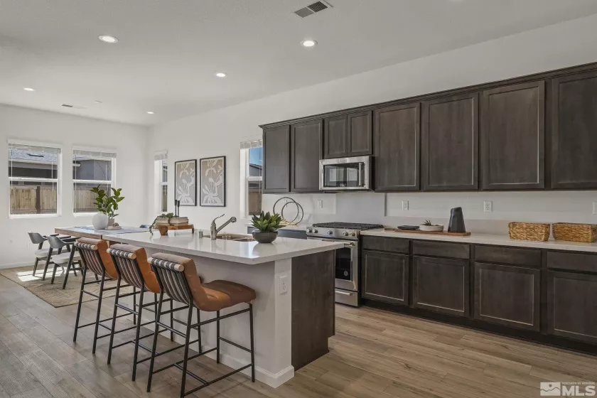 7337 Oakmont, Sparks, Nevada 89436, 2 Bedrooms Bedrooms, ,2 BathroomsBathrooms,Residential,Residential,Oakmont,240014945
