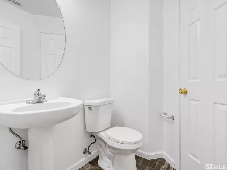 915 Lakeview, Dayton, Nevada 89403, 4 Bedrooms Bedrooms, ,3 BathroomsBathrooms,Residential,Residential,Lakeview,250001370