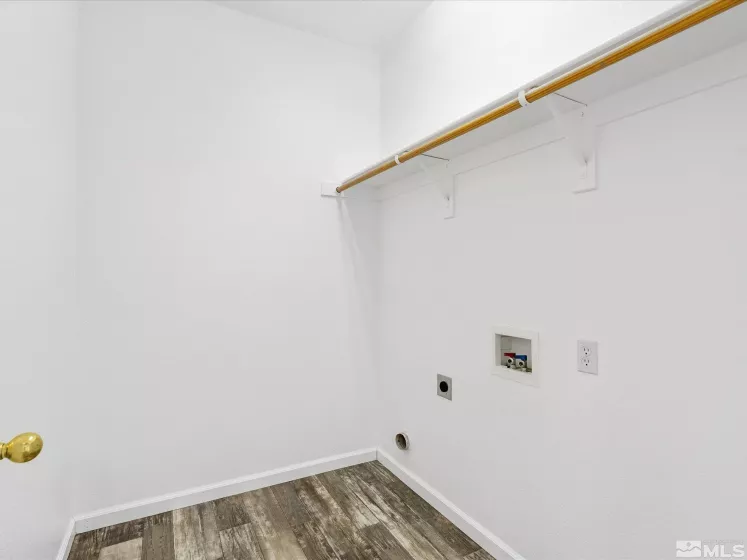 915 Lakeview, Dayton, Nevada 89403, 4 Bedrooms Bedrooms, ,3 BathroomsBathrooms,Residential,Residential,Lakeview,250001370