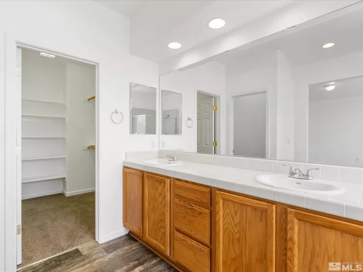 915 Lakeview, Dayton, Nevada 89403, 4 Bedrooms Bedrooms, ,3 BathroomsBathrooms,Residential,Residential,Lakeview,250001370