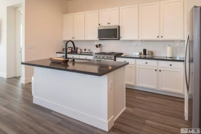 7732 Boulder Falls, Sparks, Nevada 89436, 3 Bedrooms Bedrooms, ,2 BathroomsBathrooms,Residential,Residential,Boulder Falls,240007076