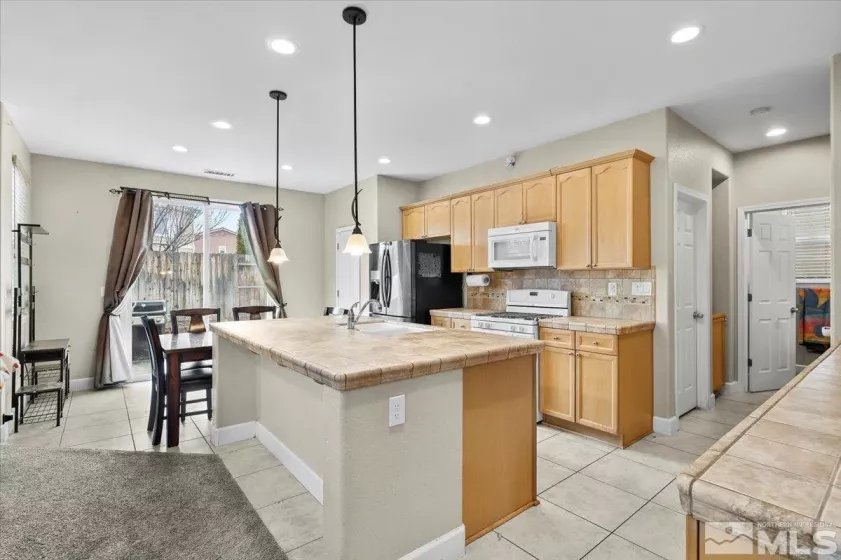 1950 Red Willow, Reno, Nevada 89521, 5 Bedrooms Bedrooms, ,3 BathroomsBathrooms,Residential,Residential,Red Willow,250002617