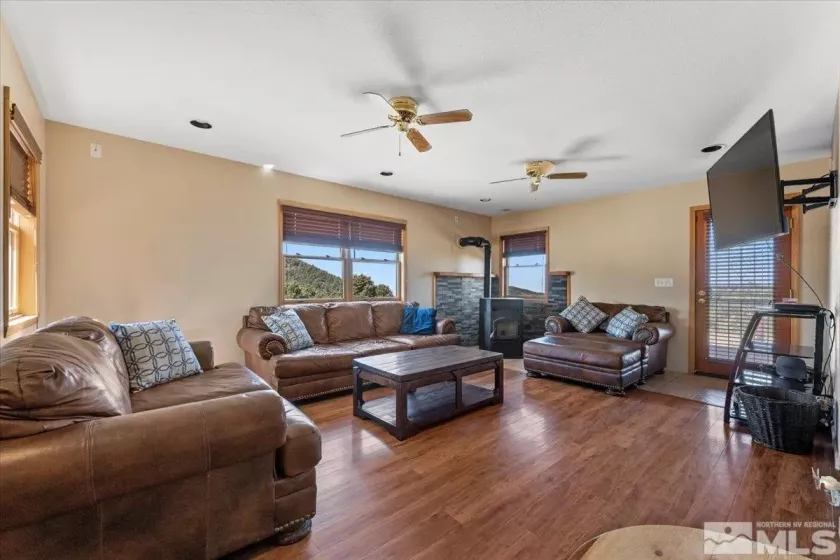 21470 Graves, Reno, Nevada 89521, 3 Bedrooms Bedrooms, ,3 BathroomsBathrooms,Residential,Residential,Graves,240012000