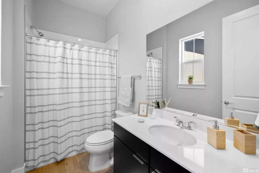5424 Side Saddle, Reno, Nevada 89511, 5 Bedrooms Bedrooms, ,6 BathroomsBathrooms,Residential,Residential,Side Saddle,250005012