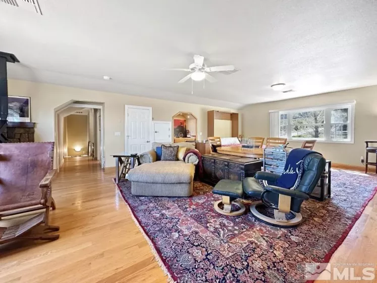 795 Foothill, Gardnerville, Nevada 89460, 3 Bedrooms Bedrooms, ,4 BathroomsBathrooms,Residential,Residential,Foothill,250005264
