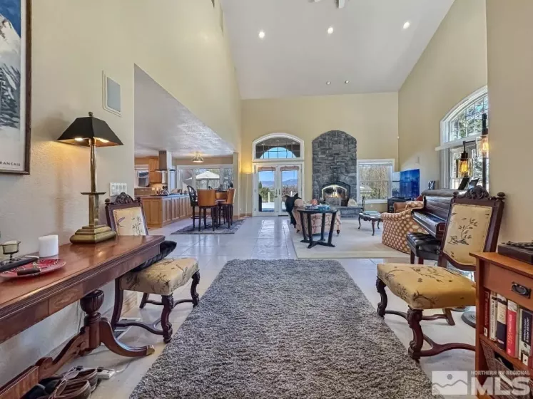 Entry/Foyer