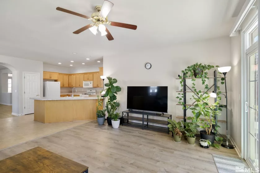 2173 Tivoli, Sparks, Nevada 89434, 3 Bedrooms Bedrooms, ,2 BathroomsBathrooms,Residential,Residential,Tivoli,250004934