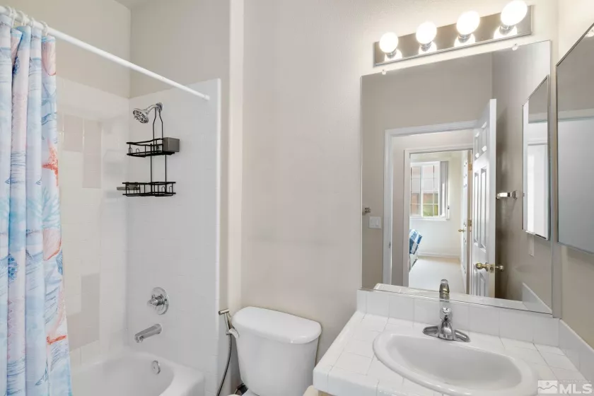 2173 Tivoli, Sparks, Nevada 89434, 3 Bedrooms Bedrooms, ,2 BathroomsBathrooms,Residential,Residential,Tivoli,250004934