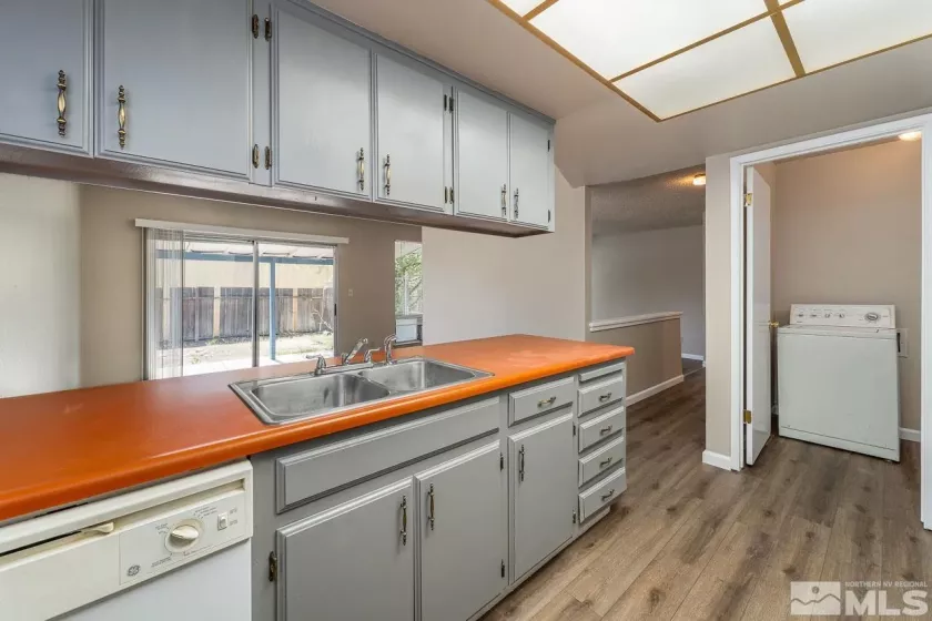 2165 Capurro, Sparks, Nevada 89431, 3 Bedrooms Bedrooms, ,2 BathroomsBathrooms,Residential,Residential,Capurro,250005216