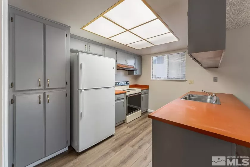 2165 Capurro, Sparks, Nevada 89431, 3 Bedrooms Bedrooms, ,2 BathroomsBathrooms,Residential,Residential,Capurro,250005216
