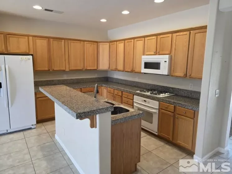18 Majestic Oak, Dayton, Nevada 89403, 4 Bedrooms Bedrooms, ,3 BathroomsBathrooms,Residential,Residential,Majestic Oak,250002514