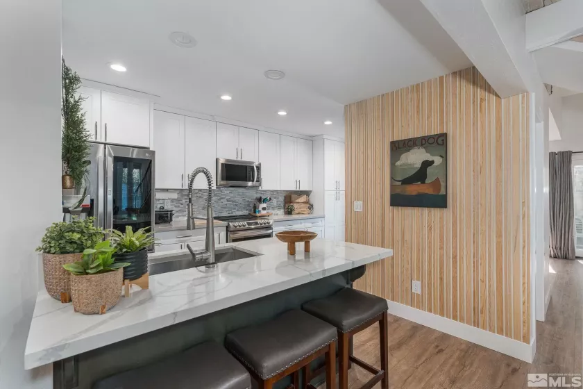 460 Shady Lane, Reno, Nevada 89509, 2 Bedrooms Bedrooms, ,3 BathroomsBathrooms,Residential,Residential,Shady Lane,250001698