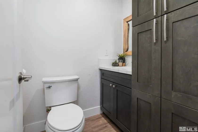 460 Shady Lane, Reno, Nevada 89509, 2 Bedrooms Bedrooms, ,3 BathroomsBathrooms,Residential,Residential,Shady Lane,250001698