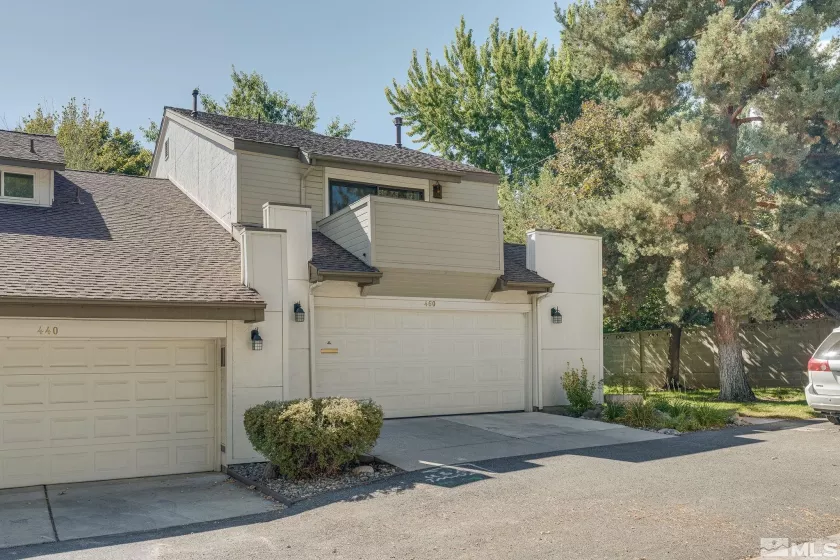 460 Shady Lane, Reno, Nevada 89509, 2 Bedrooms Bedrooms, ,3 BathroomsBathrooms,Residential,Residential,Shady Lane,250001698