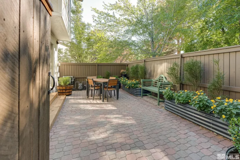 460 Shady Lane, Reno, Nevada 89509, 2 Bedrooms Bedrooms, ,3 BathroomsBathrooms,Residential,Residential,Shady Lane,250001698