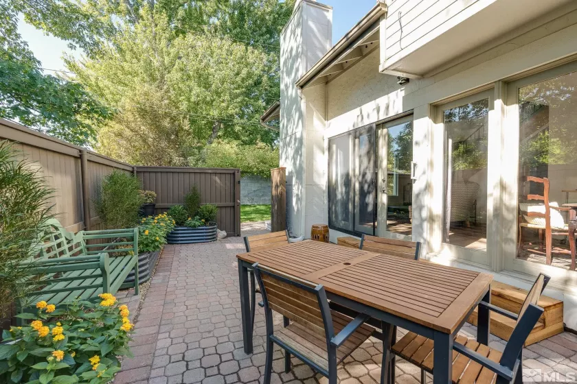 460 Shady Lane, Reno, Nevada 89509, 2 Bedrooms Bedrooms, ,3 BathroomsBathrooms,Residential,Residential,Shady Lane,250001698