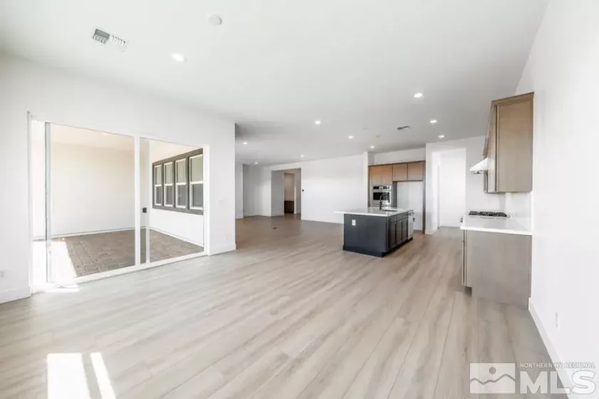 1551 Evangeline, Sparks, Nevada 89436, 4 Bedrooms Bedrooms, ,4 BathroomsBathrooms,Residential,Residential,Evangeline,250002748
