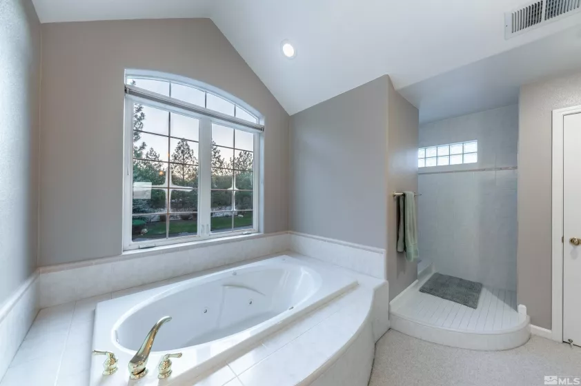 4700 Aberfeldy, Reno, Nevada 89519, 3 Bedrooms Bedrooms, ,3 BathroomsBathrooms,Residential,Residential,Aberfeldy,250005241