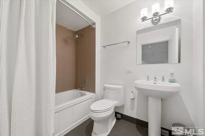 255 Sierra, Reno, Nevada 89501, 2 Bedrooms Bedrooms, ,3 BathroomsBathrooms,Residential,Residential,Sierra,250002650