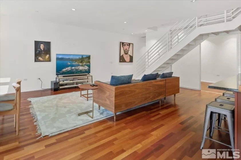 255 Sierra, Reno, Nevada 89501, 2 Bedrooms Bedrooms, ,3 BathroomsBathrooms,Residential,Residential,Sierra,250002650