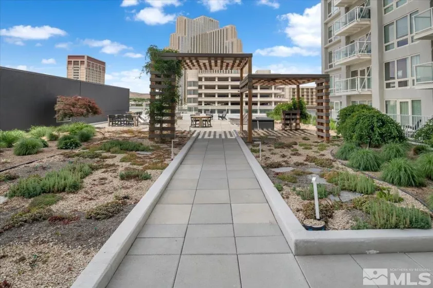 255 Sierra, Reno, Nevada 89501, 2 Bedrooms Bedrooms, ,3 BathroomsBathrooms,Residential,Residential,Sierra,250002650