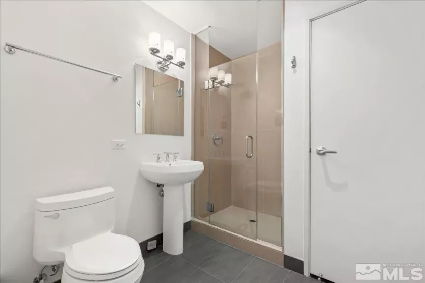 255 Sierra, Reno, Nevada 89501, 2 Bedrooms Bedrooms, ,3 BathroomsBathrooms,Residential,Residential,Sierra,250002650