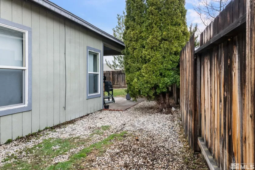 9660 Stoney Creek, Reno, Nevada 89506, 3 Bedrooms Bedrooms, ,2 BathroomsBathrooms,Residential,Residential,Stoney Creek,250003371