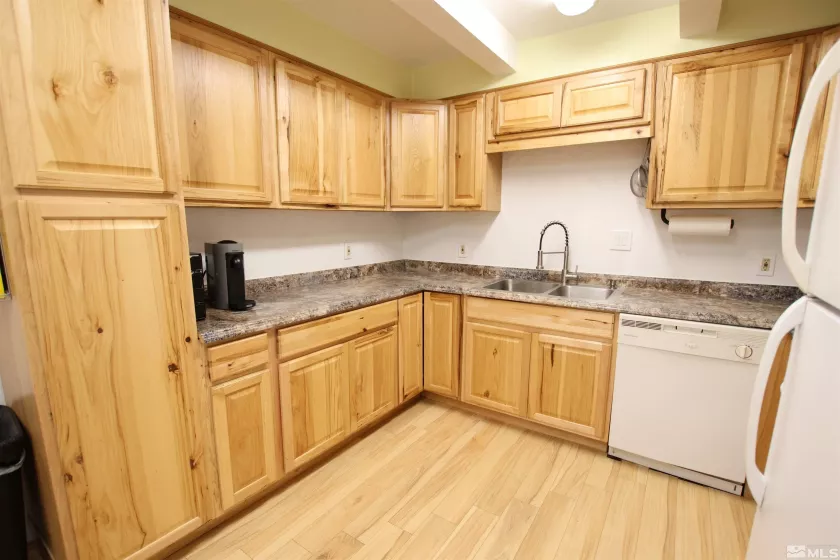 101 Hermansen, Hawthorne, Nevada 89415, 4 Bedrooms Bedrooms, ,2 BathroomsBathrooms,Residential,Residential,Hermansen,240014770