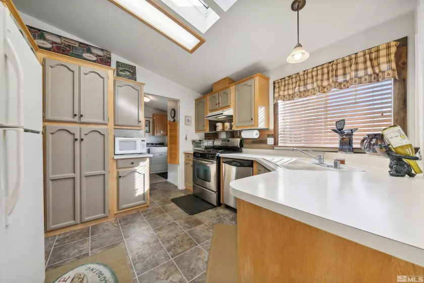 169 Crescent, Stateline, Nevada 89449, 3 Bedrooms Bedrooms, ,2 BathroomsBathrooms,Residential,Residential,Crescent,240011539
