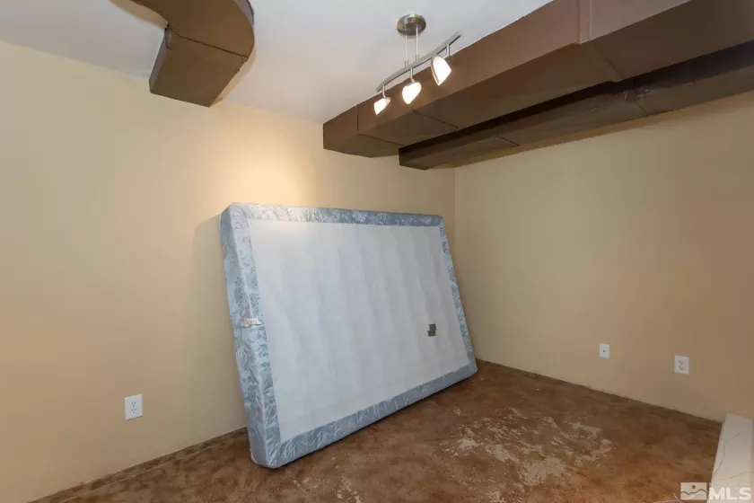 1025 Locust, Reno, Nevada 89502, 3 Bedrooms Bedrooms, ,2 BathroomsBathrooms,Residential,Residential,Locust,250005841