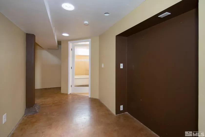 1025 Locust, Reno, Nevada 89502, 3 Bedrooms Bedrooms, ,2 BathroomsBathrooms,Residential,Residential,Locust,250005841