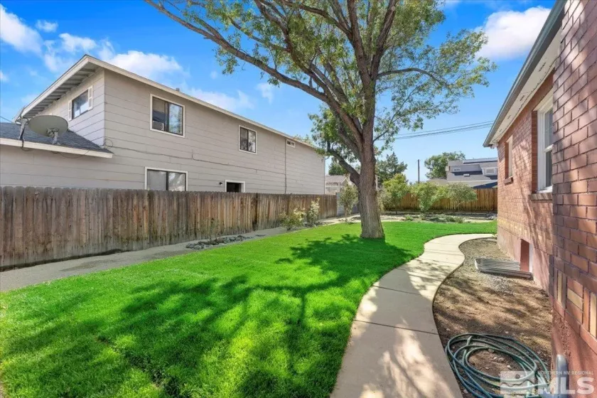 1025 Locust, Reno, Nevada 89502, 3 Bedrooms Bedrooms, ,2 BathroomsBathrooms,Residential,Residential,Locust,250005841