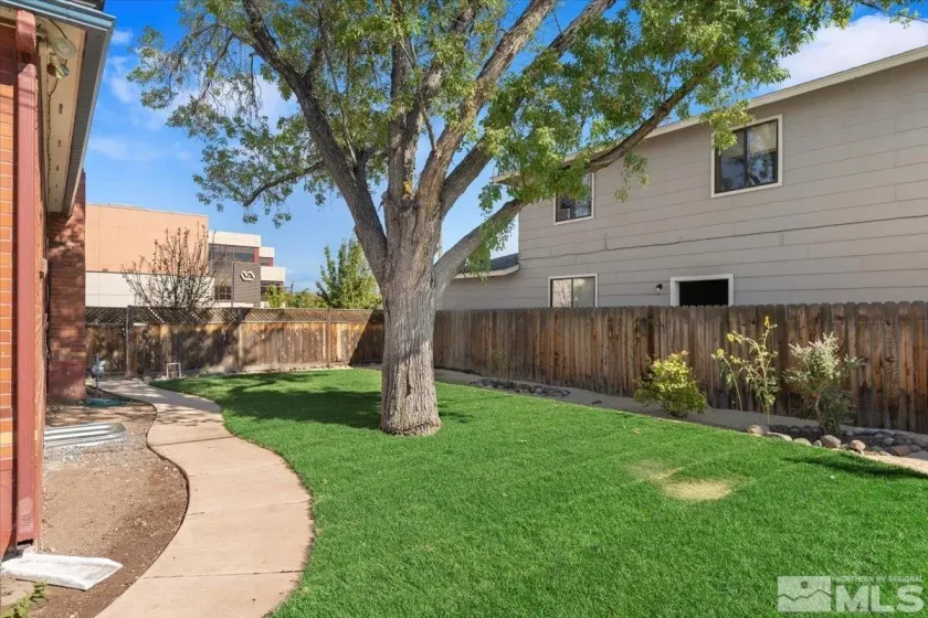 1025 Locust, Reno, Nevada 89502, 3 Bedrooms Bedrooms, ,2 BathroomsBathrooms,Residential,Residential,Locust,250005841