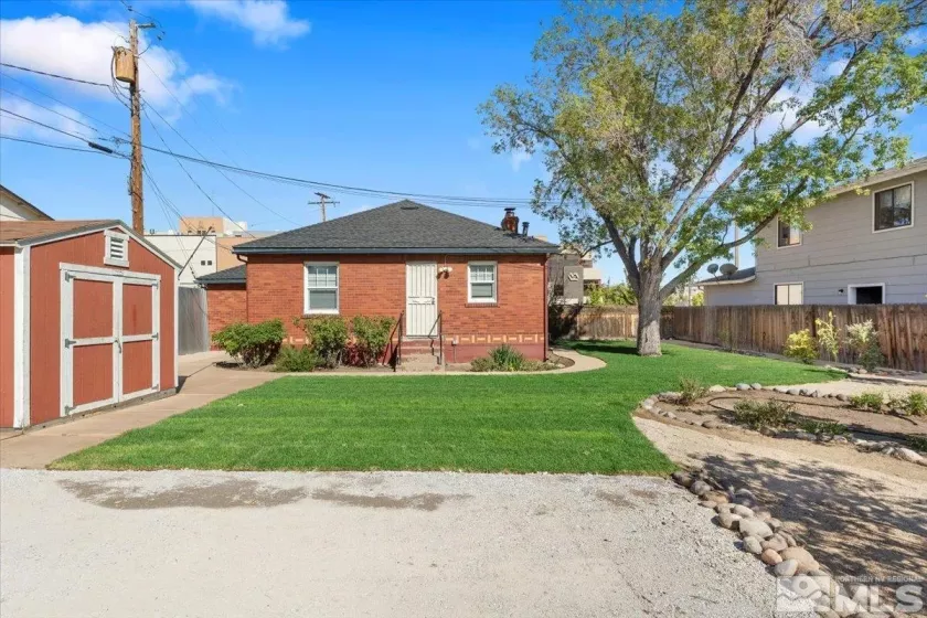1025 Locust, Reno, Nevada 89502, 3 Bedrooms Bedrooms, ,2 BathroomsBathrooms,Residential,Residential,Locust,250005841