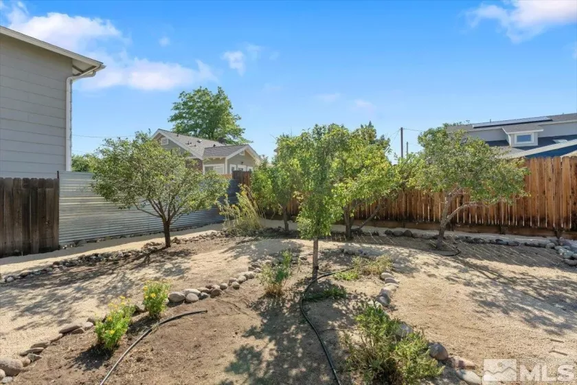 1025 Locust, Reno, Nevada 89502, 3 Bedrooms Bedrooms, ,2 BathroomsBathrooms,Residential,Residential,Locust,250005841