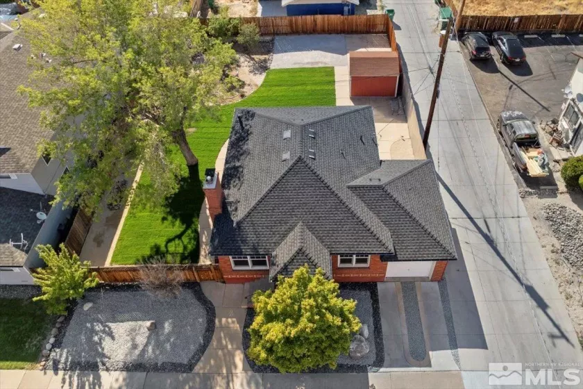 1025 Locust, Reno, Nevada 89502, 3 Bedrooms Bedrooms, ,2 BathroomsBathrooms,Residential,Residential,Locust,250005841