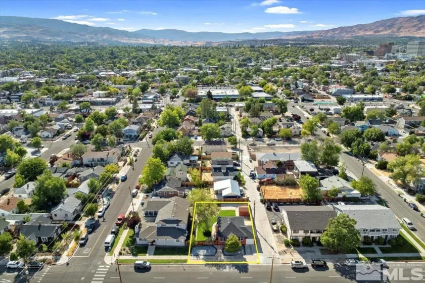 1025 Locust, Reno, Nevada 89502, 3 Bedrooms Bedrooms, ,2 BathroomsBathrooms,Residential,Residential,Locust,250005841