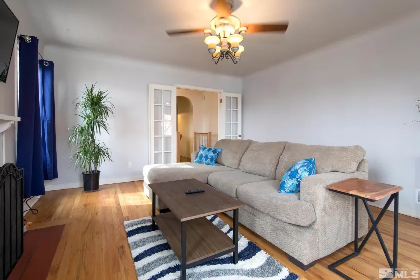 1025 Locust, Reno, Nevada 89502, 3 Bedrooms Bedrooms, ,2 BathroomsBathrooms,Residential,Residential,Locust,250005841