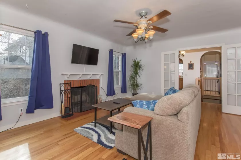 1025 Locust, Reno, Nevada 89502, 3 Bedrooms Bedrooms, ,2 BathroomsBathrooms,Residential,Residential,Locust,250005841