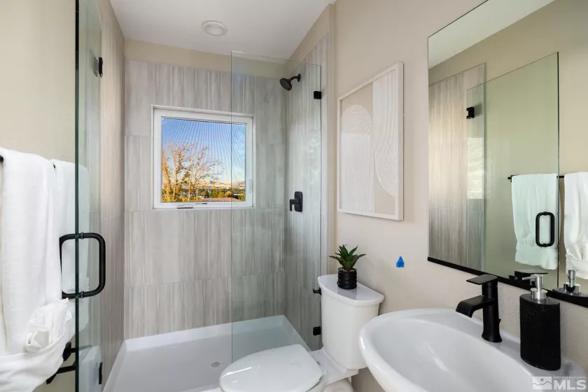 3828 Lakeside, Reno, Nevada 89509, 2 Bedrooms Bedrooms, ,3 BathroomsBathrooms,Residential,Residential,Lakeside,240014017