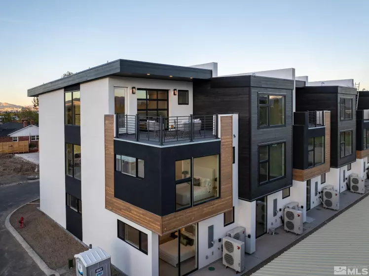 3828 Lakeside, Reno, Nevada 89509, 2 Bedrooms Bedrooms, ,3 BathroomsBathrooms,Residential,Residential,Lakeside,240014017
